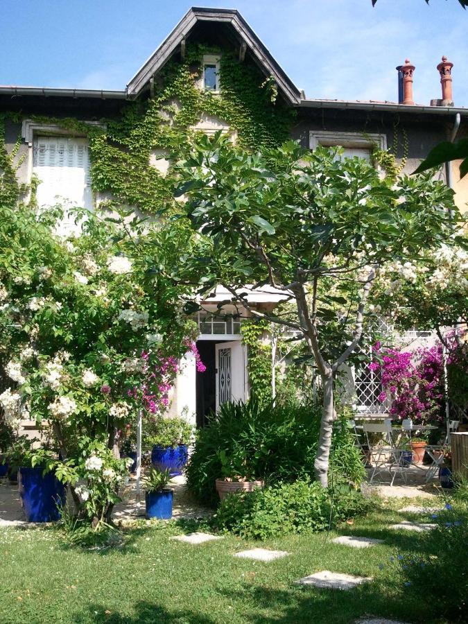 Bed and Breakfast Les Petits Poissons Aviñón Exterior foto