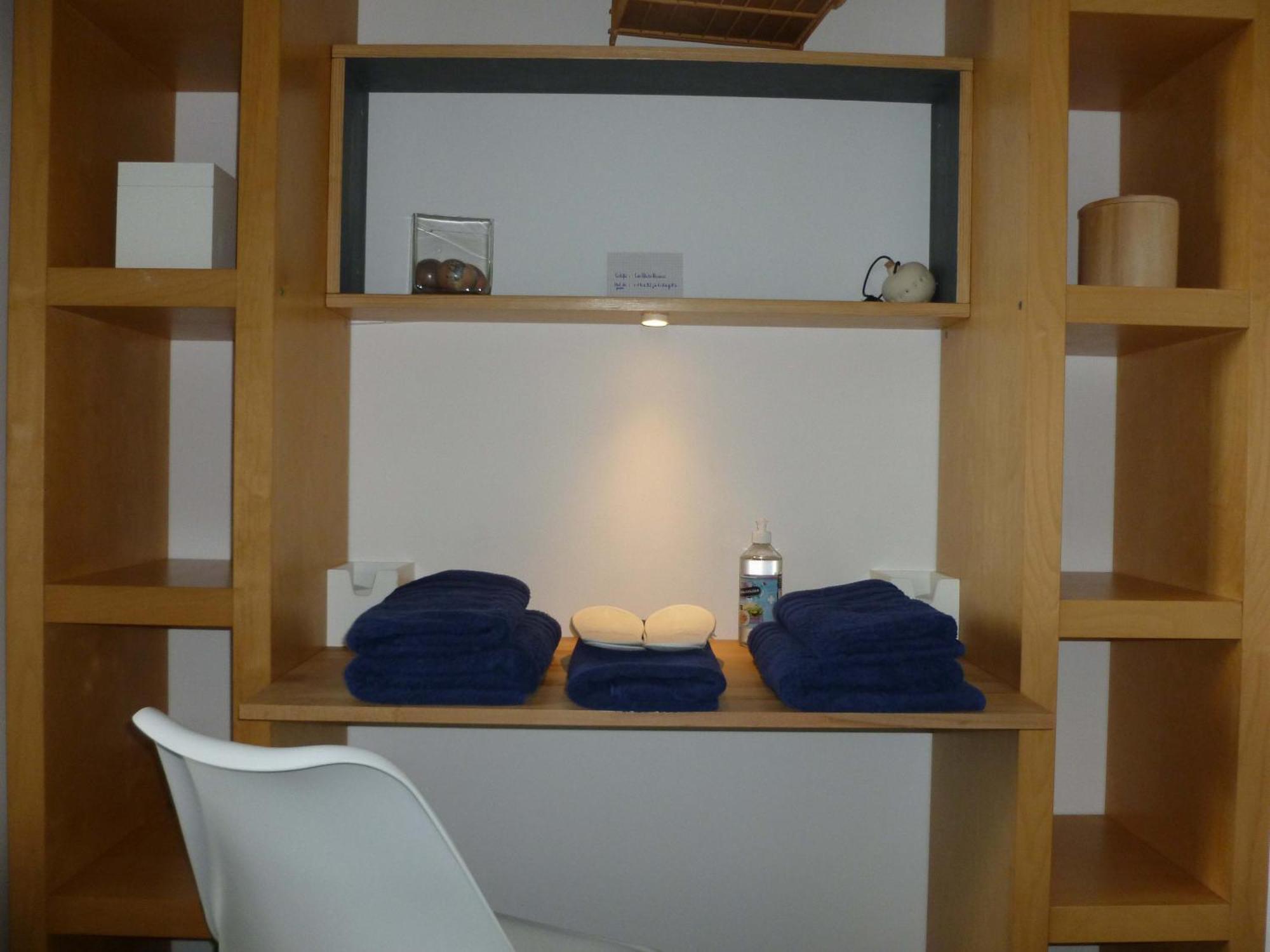 Bed and Breakfast Les Petits Poissons Aviñón Habitación foto